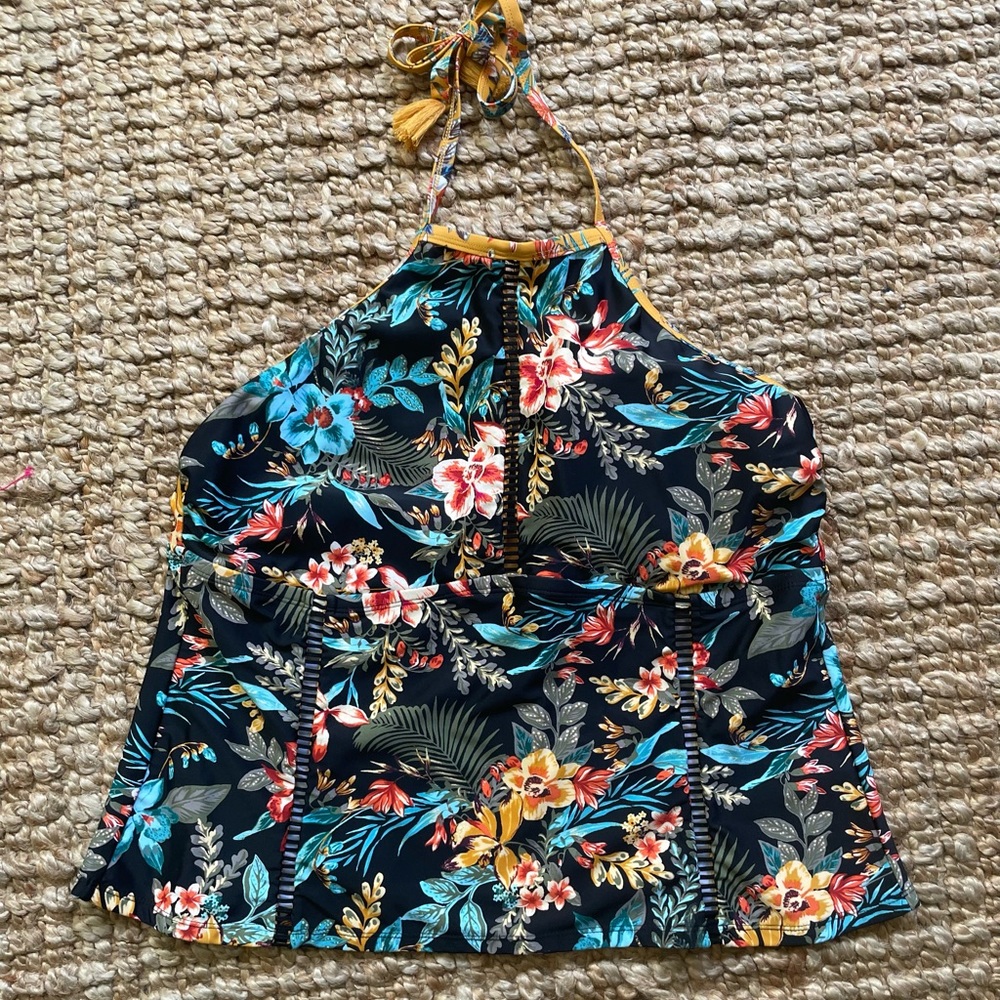 1x tank top swim suit top